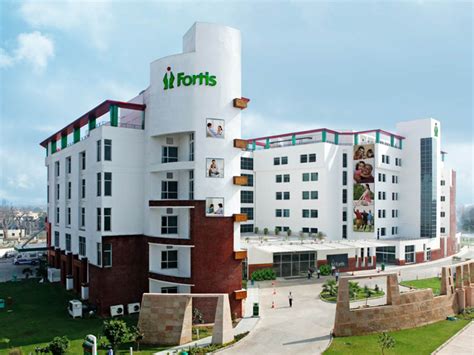 hotels near fortis hospital shalimar bagh